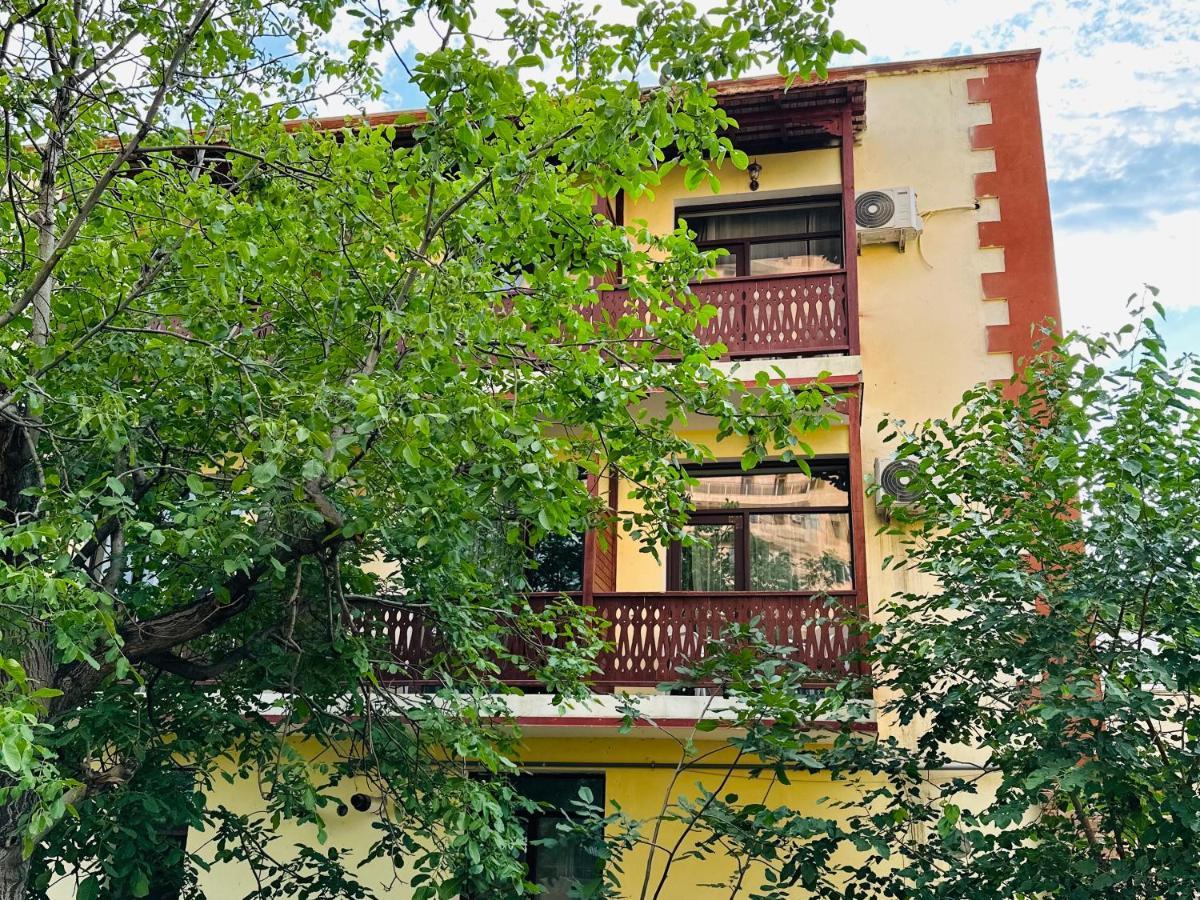 Old Armenia Hotel 耶烈万 外观 照片